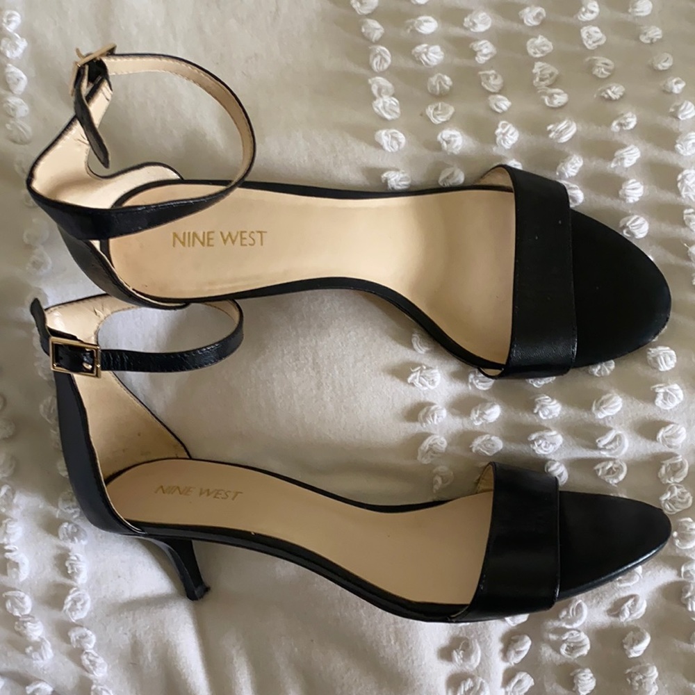 Classic Nine West Kitten Heel